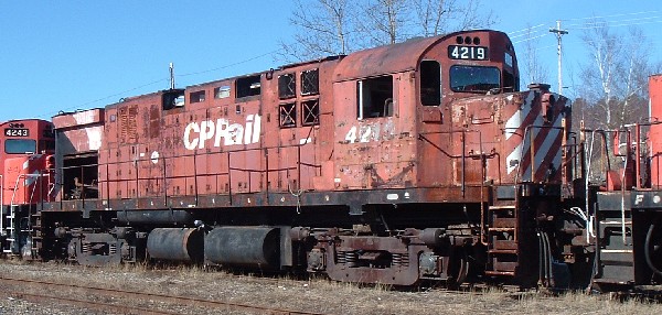    http://www.traingeek.ca/blogpix/4219%20Miramichi%2020060329%20SLB%202.jpg   