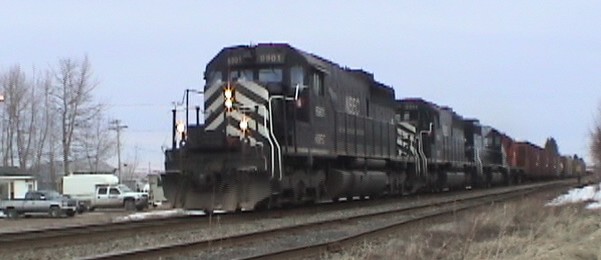 NBEC 403 arriving at Bathurst