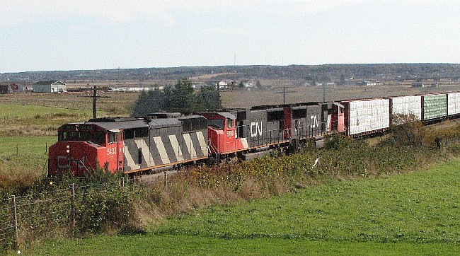 CN 5433 on train 307