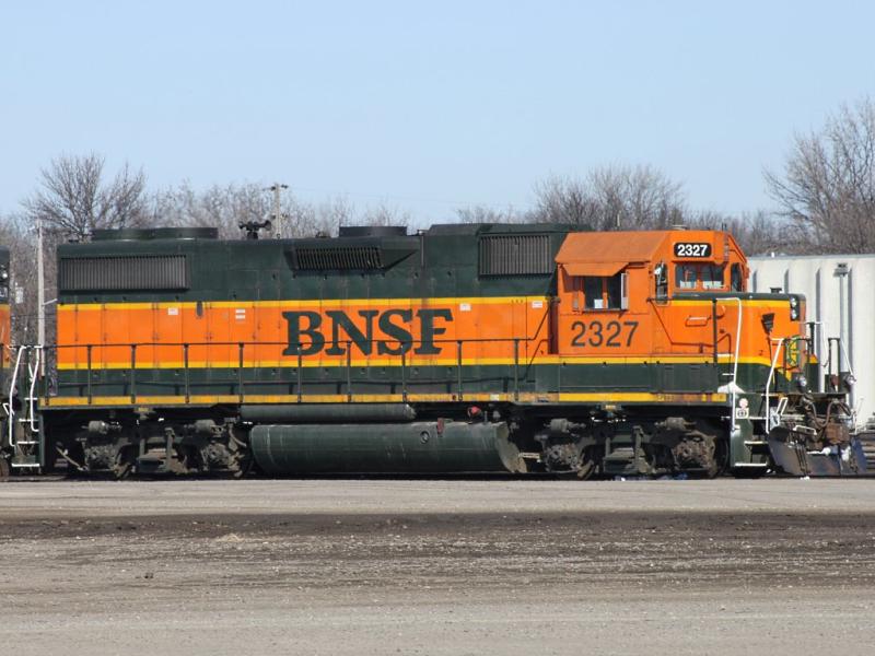 BNSF 2327 in Grand Forks