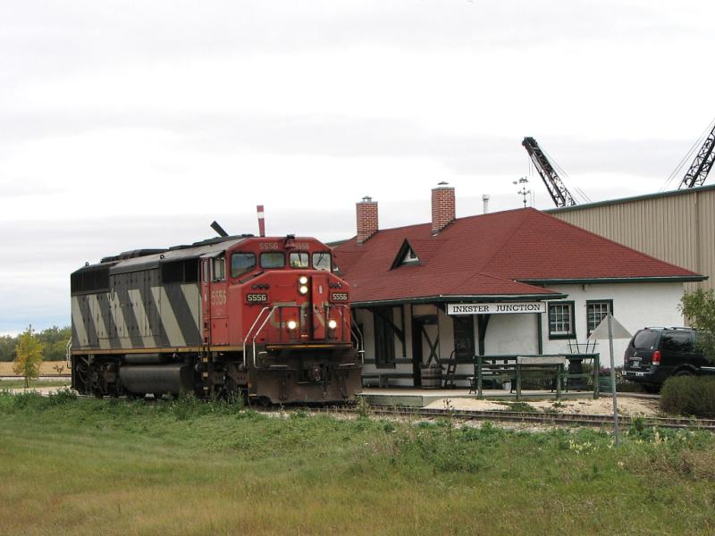 CN 5556 in Winnipeg at Inkster Junction