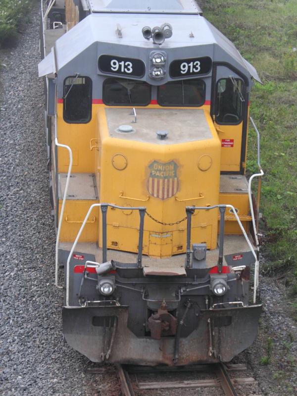 HLCX 913 with a Union Pacific logo