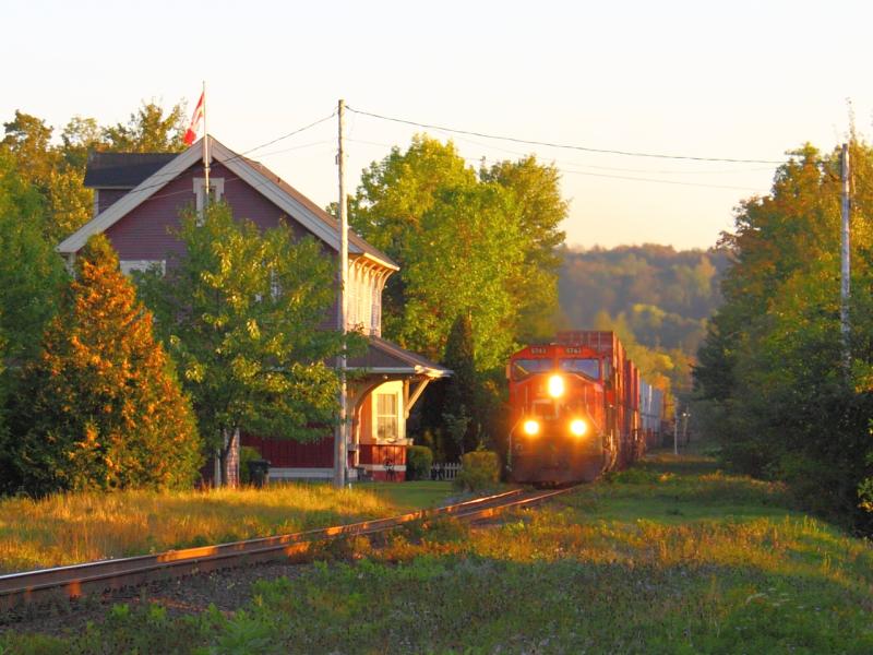 CN 5743 by the old Rothesay station