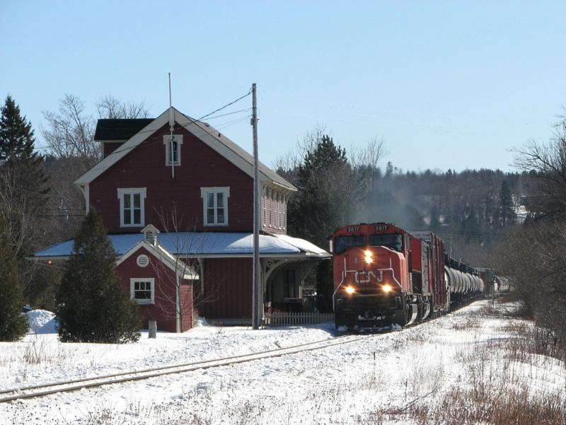 CN 5617 at Rothesay station