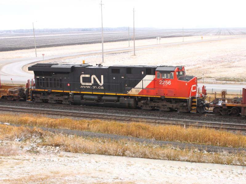 CN 2256 and train 101