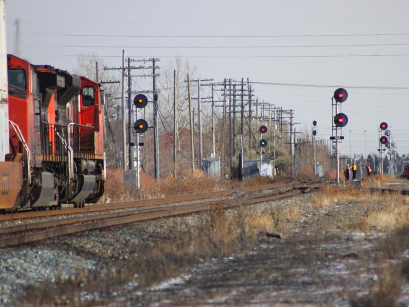 CN 8954 and Signals at St. James Junction in Winnipeg