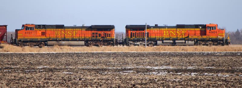 BNSF 4901 and 4151