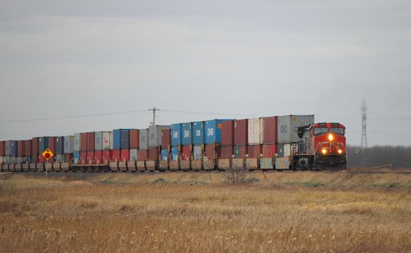 CN 2533 in Winnipeg