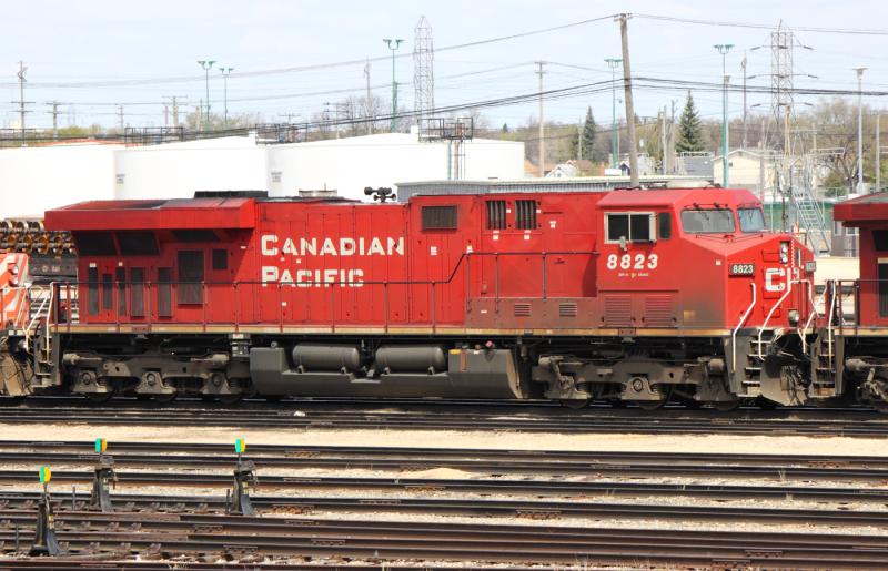 CP 8823 in Winnipeg