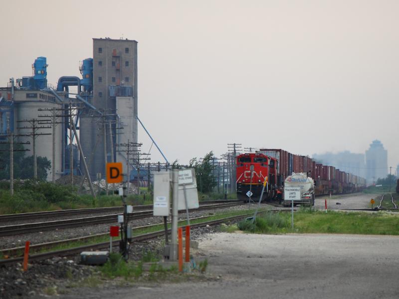 CN 8899 being refueled