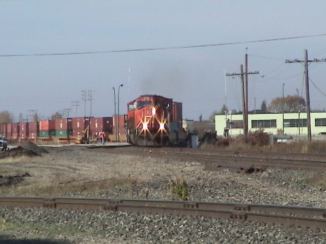 CN 5795 on shoofly track over Kenaston Boulevard