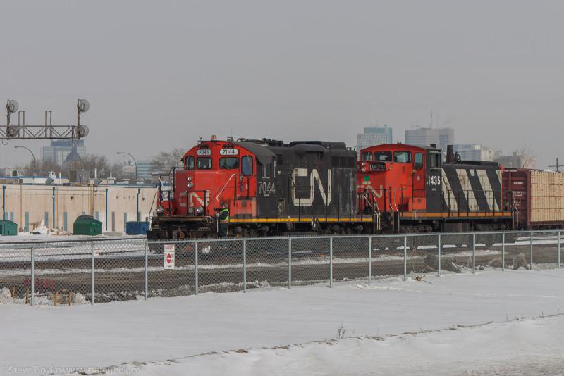 CN 7044 and CN 1435 in Winnipeg