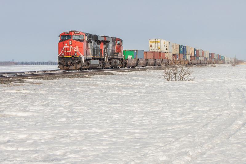 CN 2314 outside Winnipeg