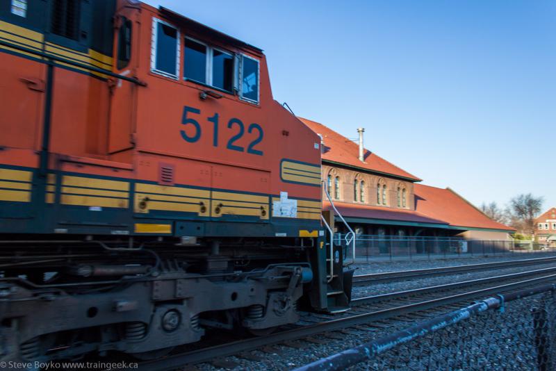 BNSF 5122 in Fargo