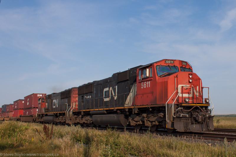 CN 5611 outside Winnipeg