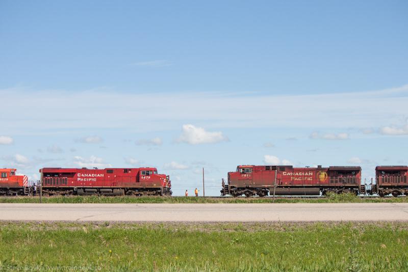 CP 9616 and CP 8879 meet near Belle Plaine