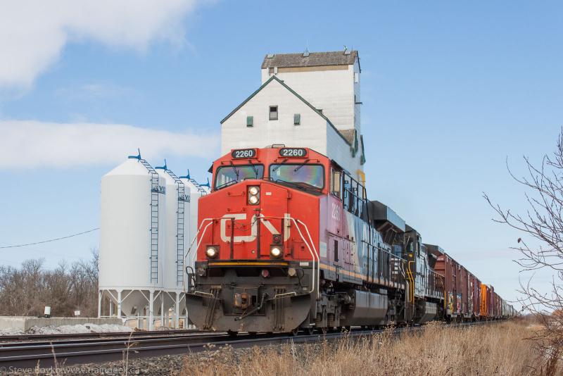 CN 2260 at Dufresne