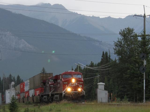 CP 8858 at Banff East