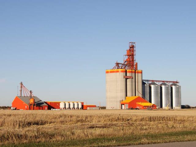 Pioneer elevator in Carseland AB