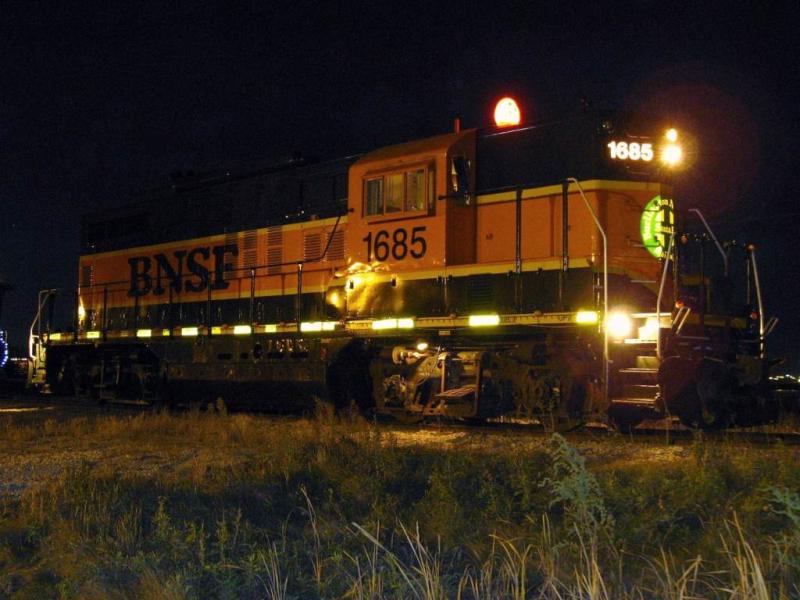 BNSF 1685 at night. Photo by Jeff Keddy.