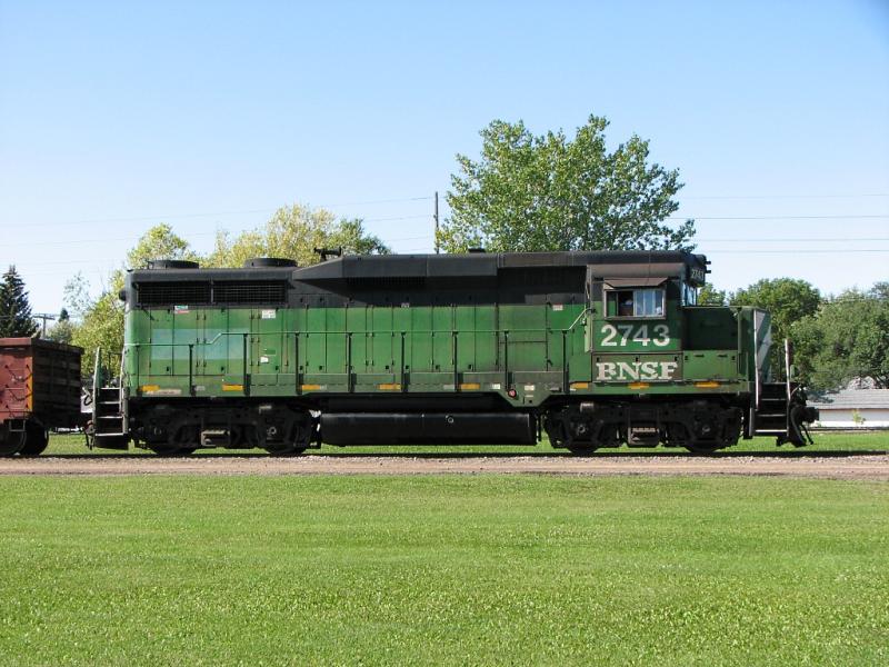 BNSF 2743 in Winnipeg